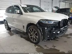 5UX43EU03S9Y05746 2025 BMW X5