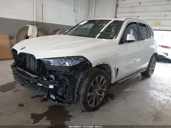 5UX43EU03S9Y05746 2025 BMW X5 - Image 2