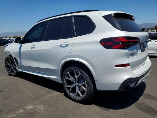 5UX43EU03T9317351 2026 BMW X5 - Image 2