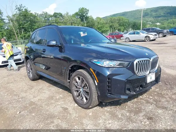 5UX43EU04R9T21997 2024 BMW X5 - Image 1