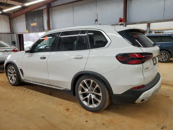 5UX43EU04R9U03843 2024 BMW X5 - Image 2