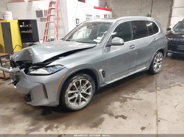 5UX43EU04R9U24093 2024 BMW X5 - Image 2