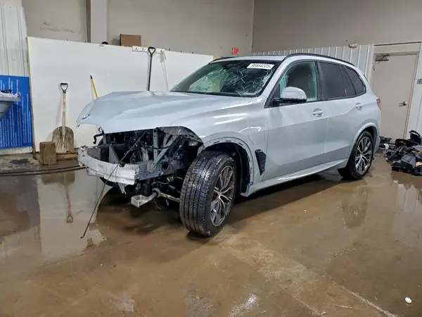 5UX43EU04S9W94219 2025 BMW X5 - Image 1