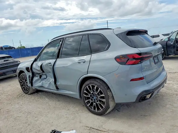 5UX43EU04S9X54774 2025 BMW X5 - Image 2