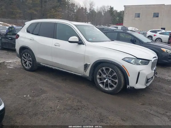 5UX43EU04S9X56475 2025 BMW X5 - Image 1