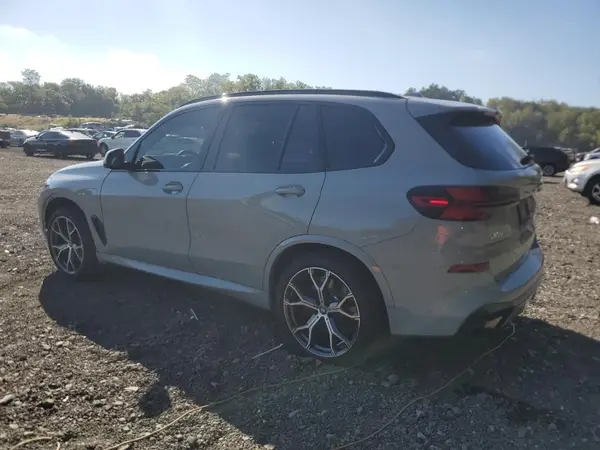 5UX43EU04S9X88942 2025 BMW X5 - Image 2