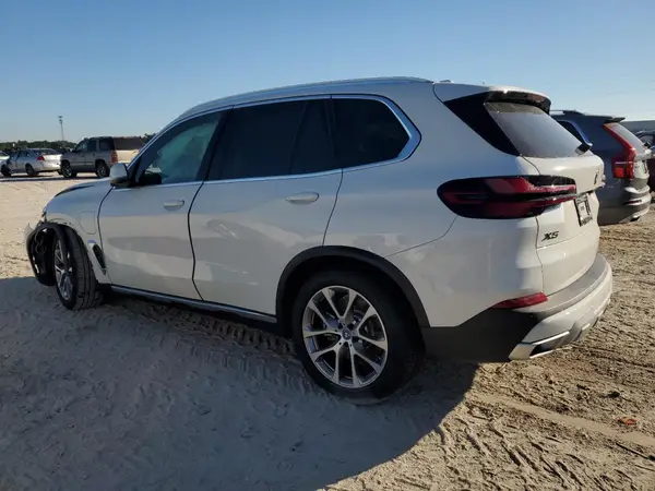 5UX43EU04S9Y59766 2025 BMW X5 - Image 2