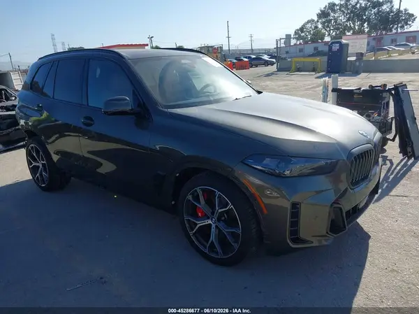 5UX43EU04T9117529 2026 BMW X5 - Image 1