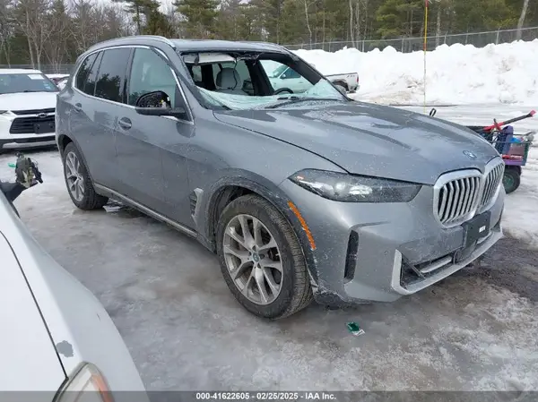 5UX43EU05R9S32424 2024 BMW X5 - Image 1