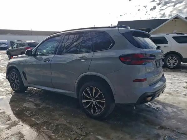 5UX43EU05R9S76083 2024 BMW X5 - Image 2