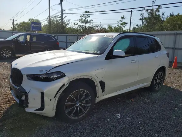 5UX43EU05R9V29323 2024 BMW X5 - Image 1