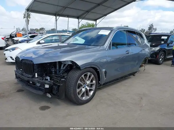 5UX43EU05S9X93776 2025 BMW X5 - Image 2