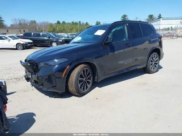 5UX43EU05S9Z82587 2025 BMW X5 - Image 2