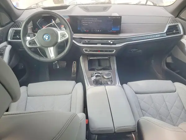 5UX43EU06T9039013 2026 BMW X5 - Image 8