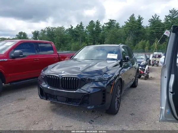 5UX43EU07R9U07028 2024 BMW X5 - Image 2