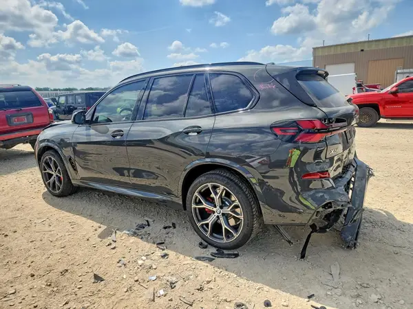 5UX43EU07T9218189 2026 BMW X5 - Image 2