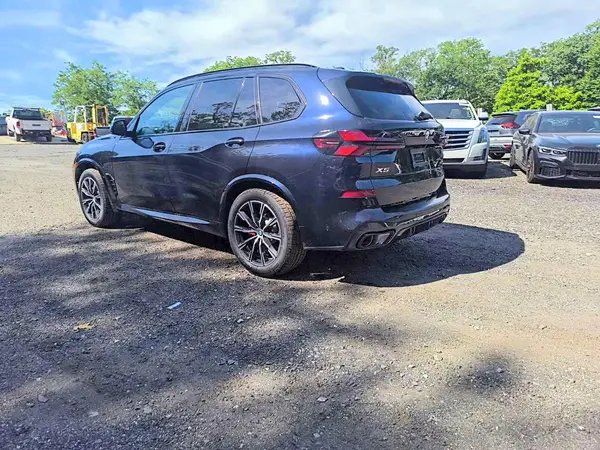 5UX43EU07T9427965 2026 BMW X5 - Image 2
