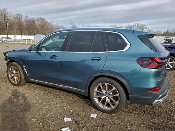 5UX43EU08S9X04721 2025 BMW X5 - Image 2