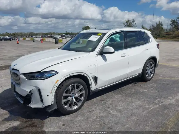 5UX43EU08S9Y03510 2025 BMW X5 - Image 2