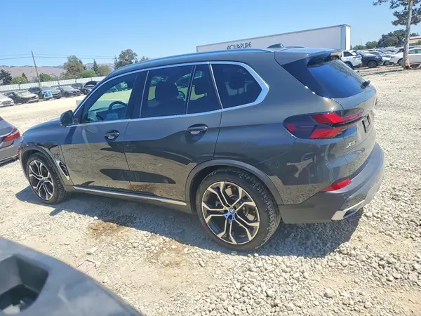 5UX43EU08T9039076 2026 BMW X5 - Image 2