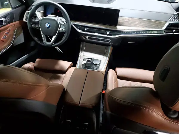 5UX43EU08T9276201 2026 BMW X5 - Image 8