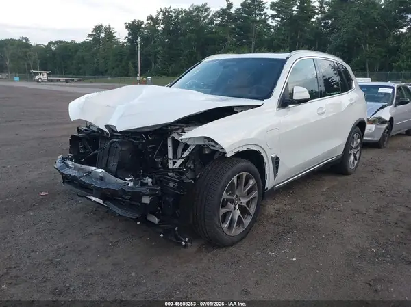 5UX43EU08T9325350 2026 BMW X5 - Image 2