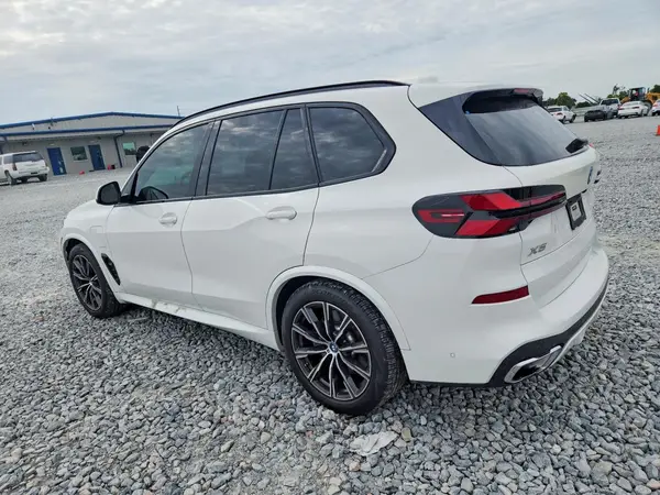 5UX43EU09R9T25625 2024 BMW X5 - Image 2