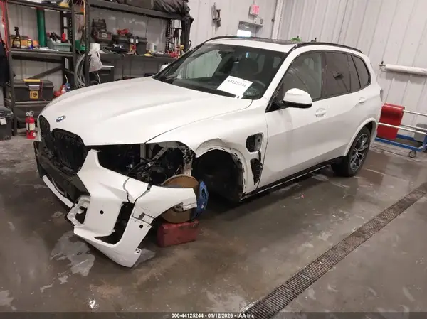 5UX43EU09S9X02623 2025 BMW X5 - Image 2