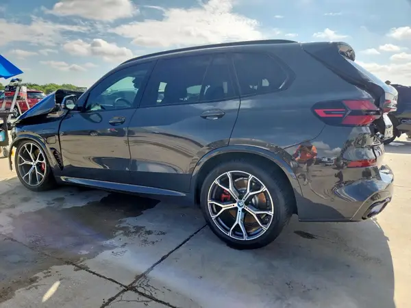 5UX43EU09S9X71196 2025 BMW X5 - Image 2
