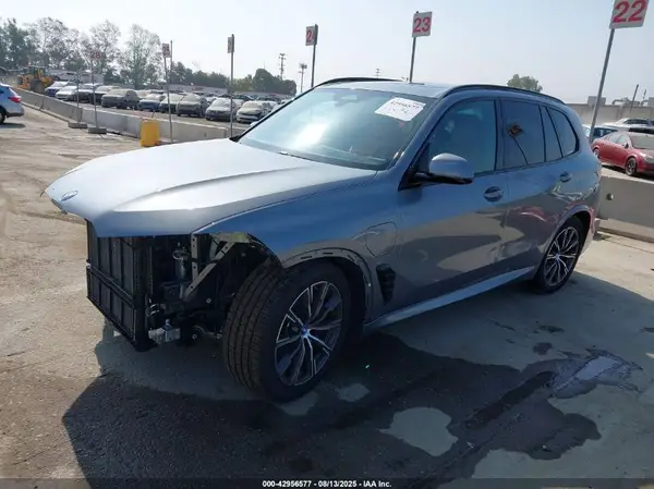 5UX43EU09S9Y31767 2025 BMW X5 - Image 2