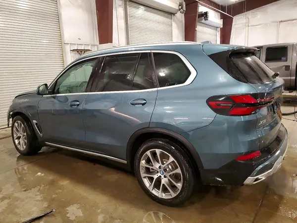 5UX43EU09S9Y77874 2025 BMW X5 - Image 2