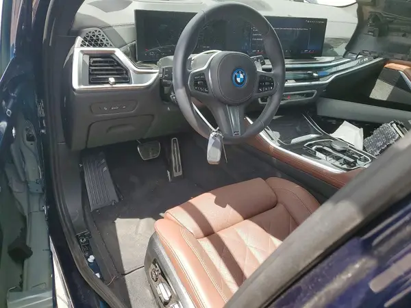 5UX43EU09T9084138 2026 BMW X5 - Image 8