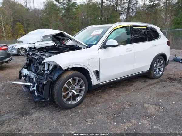 5UX43EU09T9103240 2026 BMW X5 - Image 2