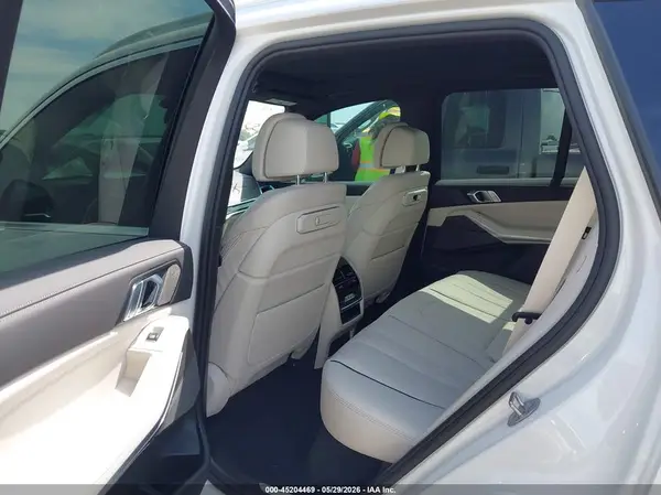 5UX43EU09T9243921 2026 BMW X5 - Image 8