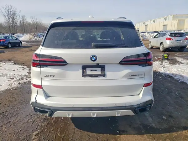 2024 BMW X5 auction photo 6