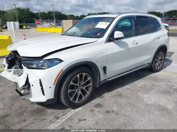 5UX43EU0XS9Y17019 2025 BMW X5 - Image 2