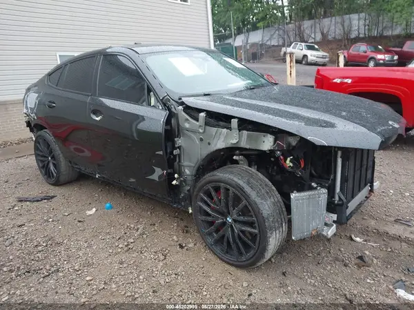 5UX43EX0XS9X60915 2025 BMW X6 - Image 1