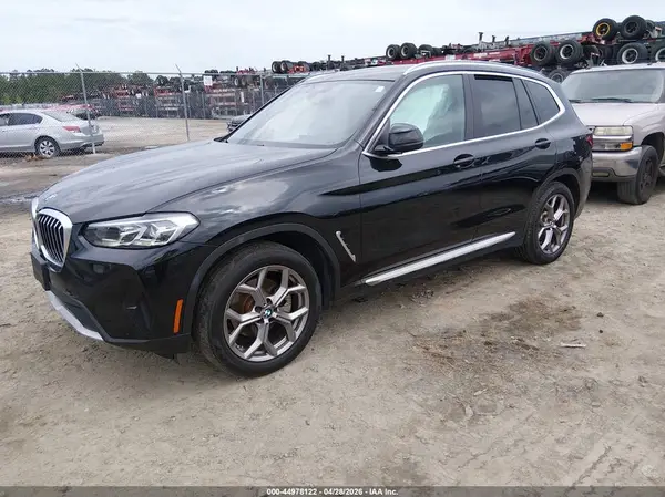 5UX53DP00N9K62628 2022 BMW X3 - Image 2