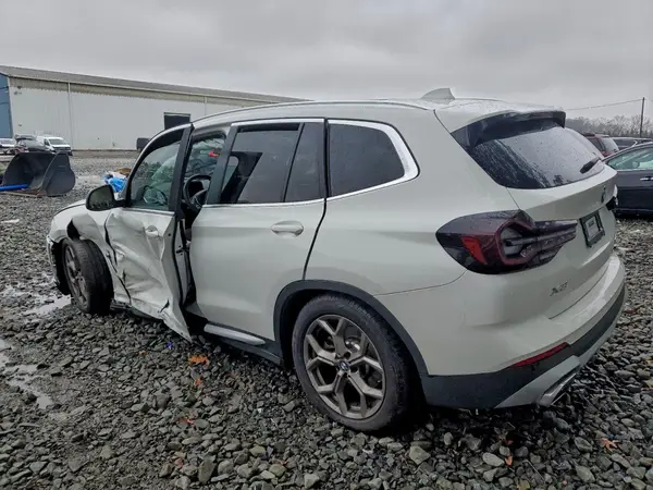 5UX53DP01N9J36312 2022 BMW X3 - Image 2
