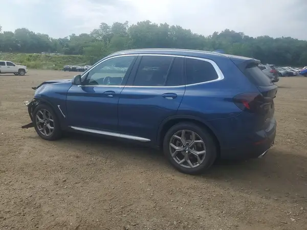 5UX53DP01N9J37525 2022 BMW X3 - Image 2