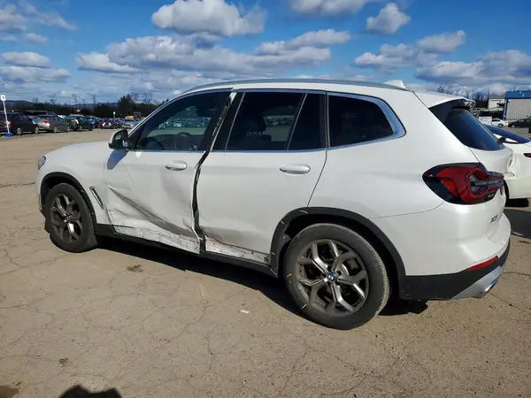 5UX53DP01N9J54101 2022 BMW X3 - Image 2