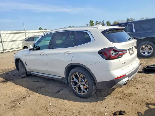 5UX53DP01N9K32795 2022 BMW X3 - Image 2