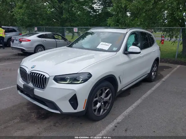 5UX53DP01N9K62721 2022 BMW X3 - Image 2