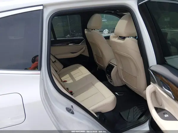 5UX53DP01N9L25672 2022 BMW X3 - Image 8