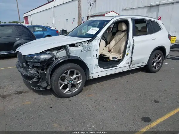 5UX53DP01N9M96728 2022 BMW X3 - Image 2
