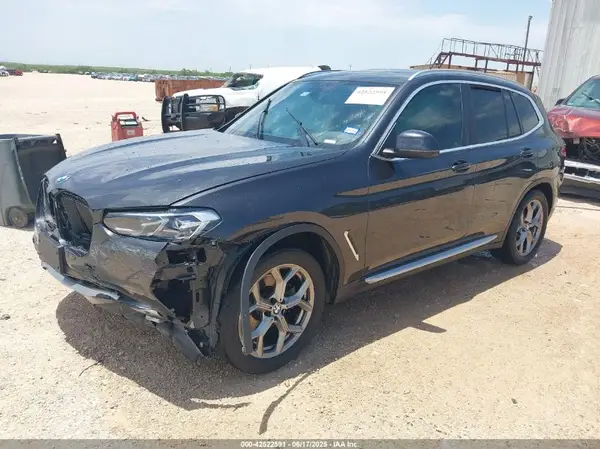 5UX53DP01N9N05282 2022 BMW X3 - Image 2