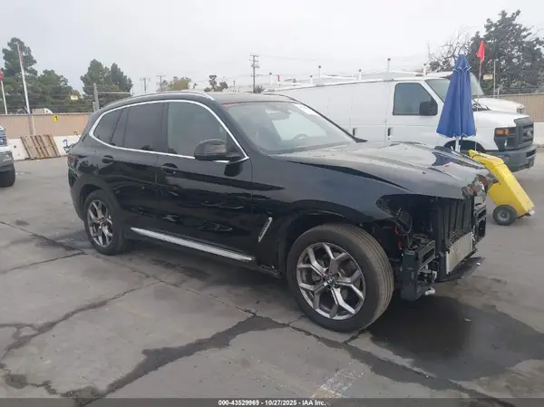 5UX53DP01P9R59728 2023 BMW X3 - Image 1