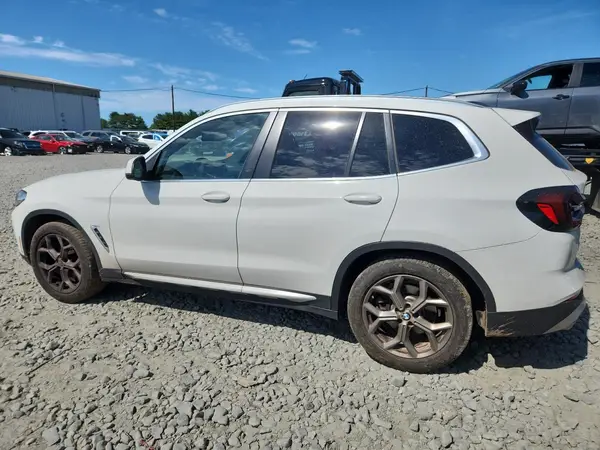 5UX53DP01R9T94657 2024 BMW X3 - Image 2