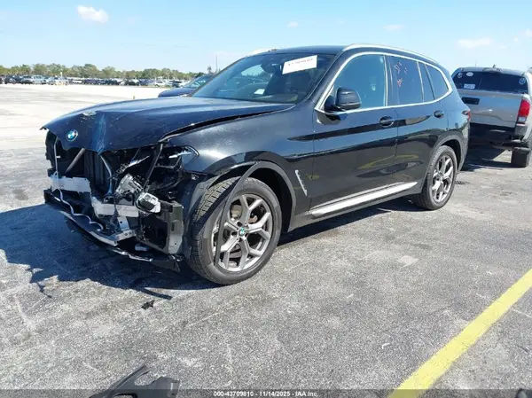 5UX53DP01R9U53433 2024 BMW X3 - Image 2
