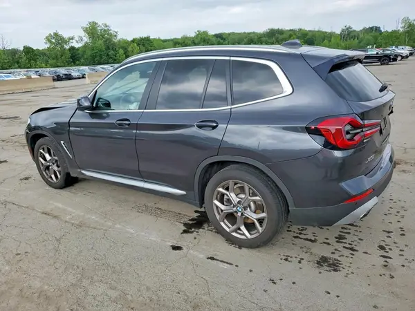 5UX53DP02N9J01794 2022 BMW X3 - Image 2